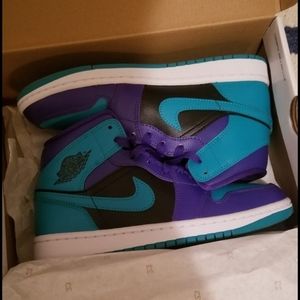 Nike Air Jordan midi